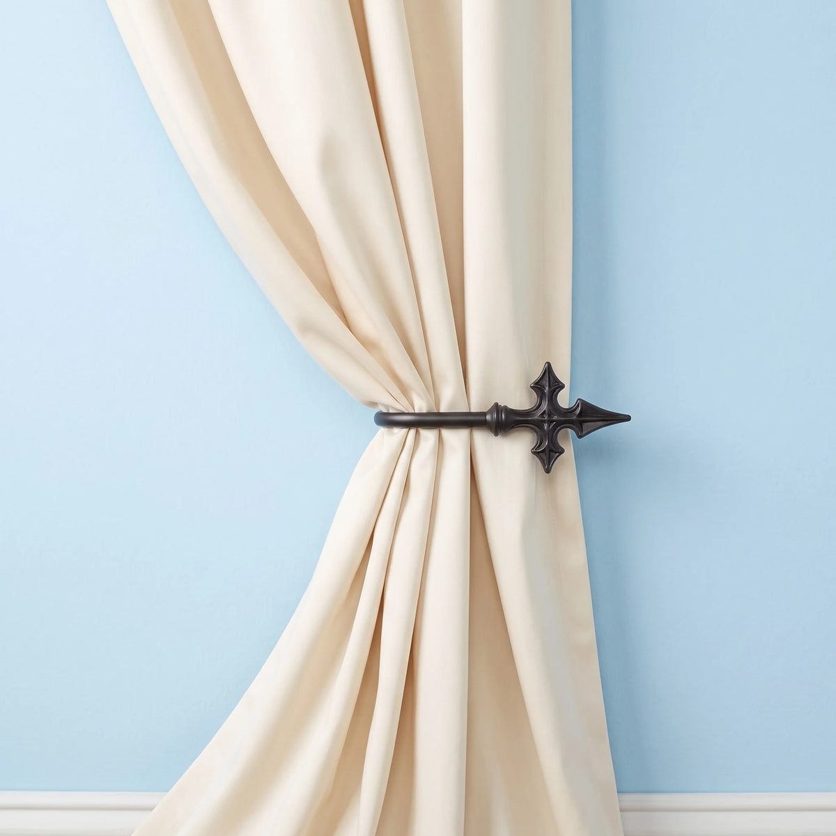 Wrought iron curtain pole with changing wall and curtain colours